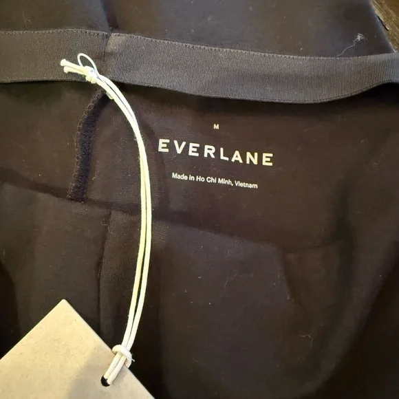 Everlane The Dream Kick Flare Pant - Size M, Black, lightly worn - Picture 7 of 7